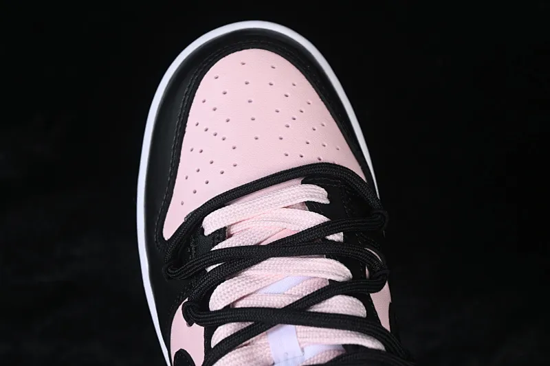 All Categories Nk SB Dunk Series Nk SB Dunk Low Low-top sneakers Nike SB Dunk Low Black Pink Straps Low-top casual sneakers CW1590-100